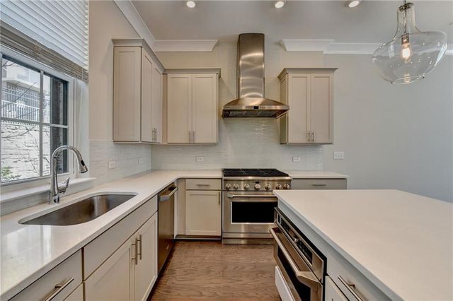 595 Broadview NE Place, Atlanta, GA 30324