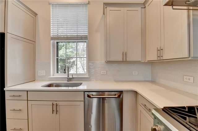 595 Broadview NE Place, Atlanta, GA 30324