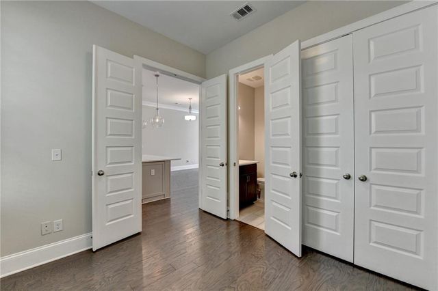 595 Broadview NE Place, Atlanta, GA 30324