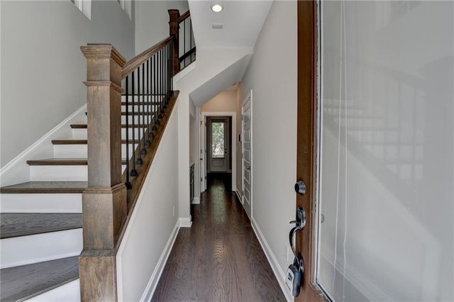 595 Broadview NE Place, Atlanta, GA 30324