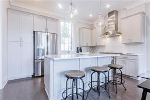 595 Broadview NE Place, Atlanta, GA 30324