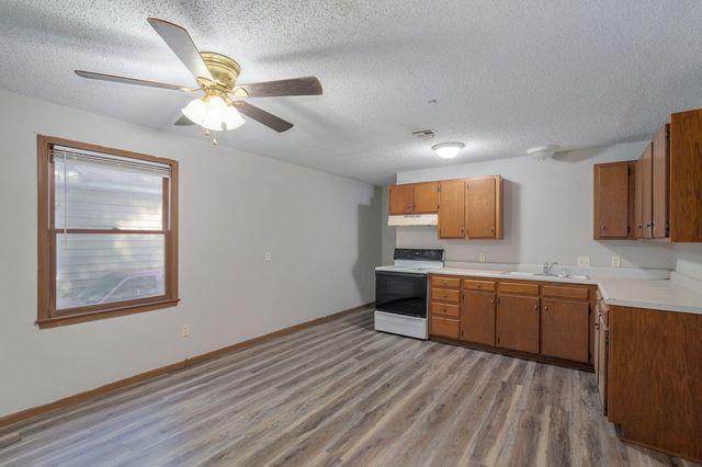 800 W Central Street, Springfield, MO 65802