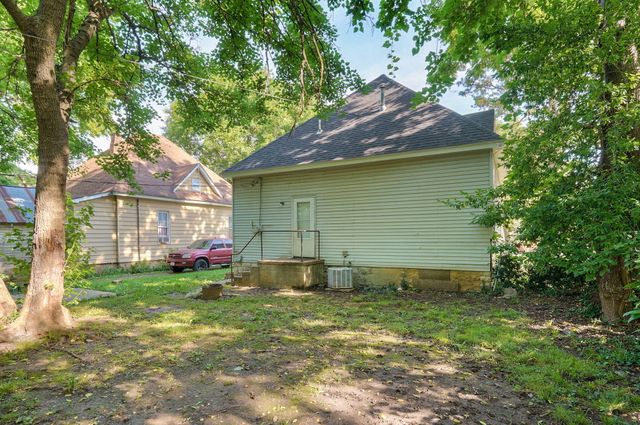 800 W Central Street, Springfield, MO 65802