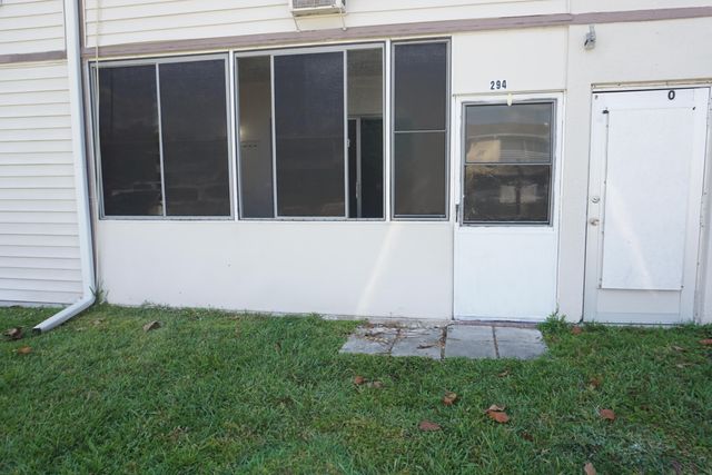 294 Chatham O, West Palm Beach, FL 33417