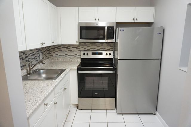 294 Chatham O, West Palm Beach, FL 33417