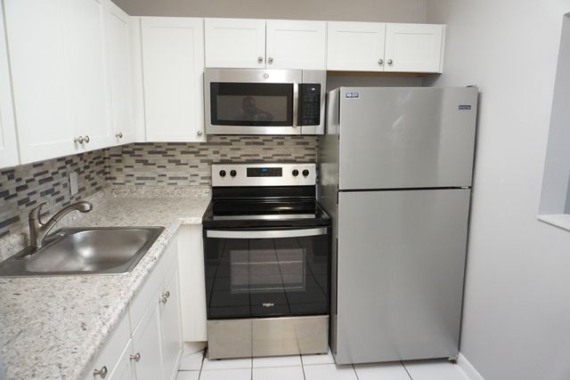 294 Chatham O, West Palm Beach, FL 33417