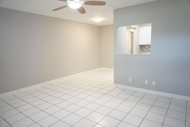 294 Chatham O, West Palm Beach, FL 33417