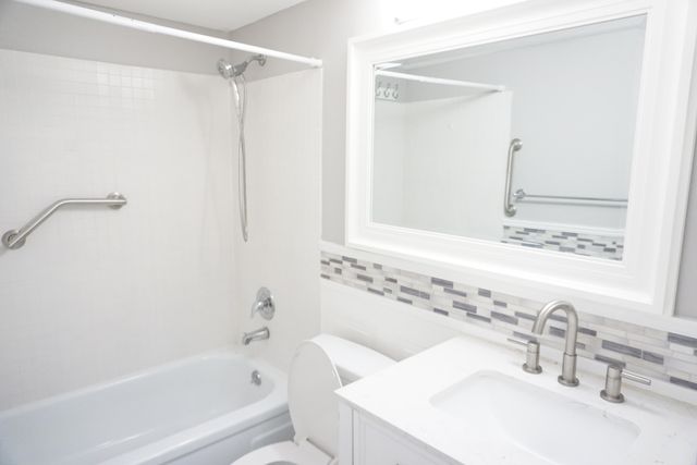 294 Chatham O, West Palm Beach, FL 33417