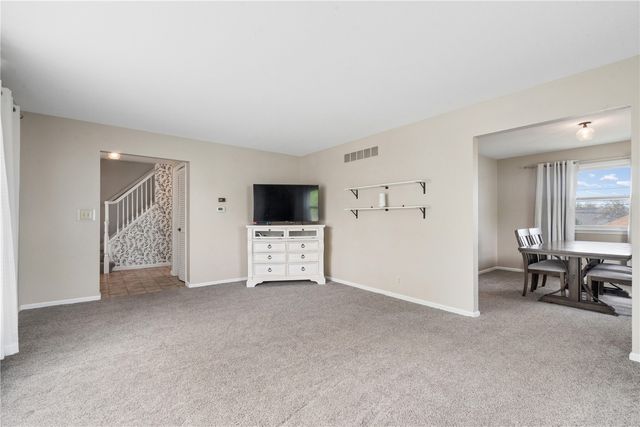 3614 Sue Ln, Cedar Rapids, IA 52405
