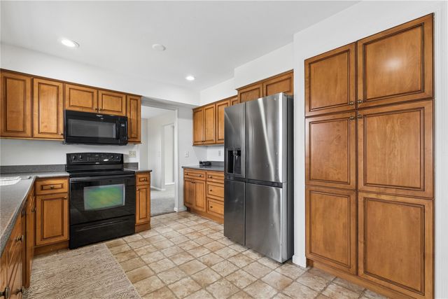3614 Sue Ln, Cedar Rapids, IA 52405
