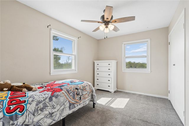 3614 Sue Ln, Cedar Rapids, IA 52405
