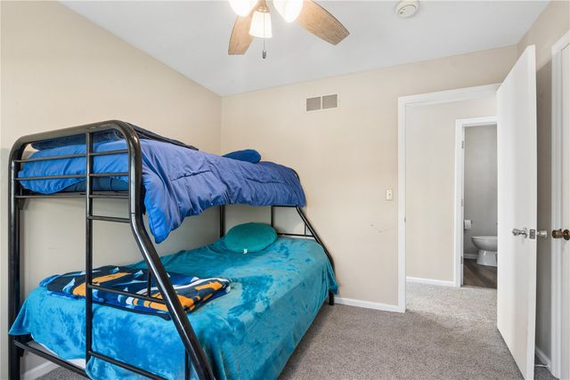 3614 Sue Ln, Cedar Rapids, IA 52405