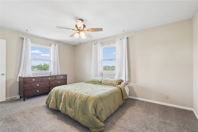 3614 Sue Ln, Cedar Rapids, IA 52405