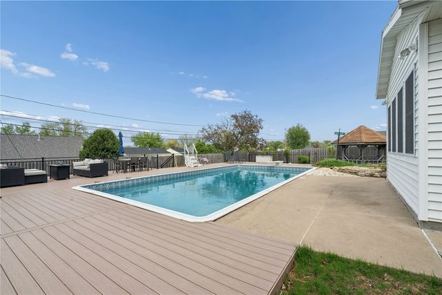 3614 Sue Ln, Cedar Rapids, IA 52405