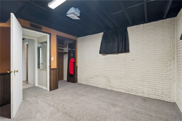 3614 Sue Ln, Cedar Rapids, IA 52405