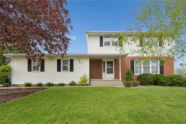 3614 Sue Ln, Cedar Rapids, IA 52405