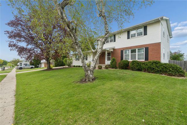 3614 Sue Ln, Cedar Rapids, IA 52405