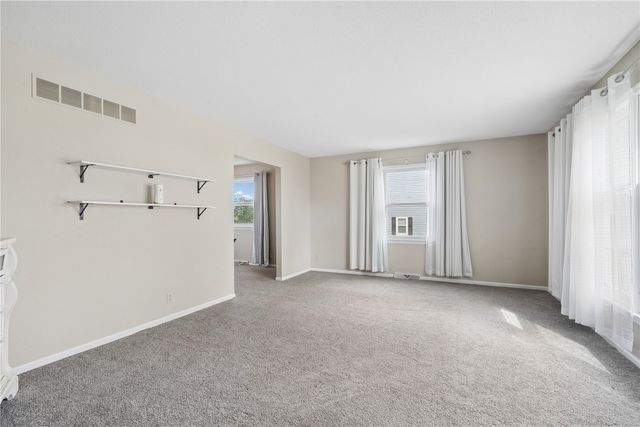3614 Sue Ln, Cedar Rapids, IA 52405