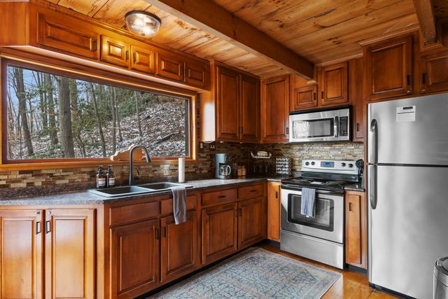51 Debbie Lane, Stanton, KY 40380