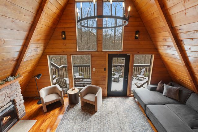 51 Debbie Lane, Stanton, KY 40380