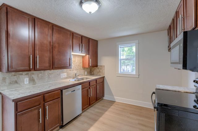553 MILL Street, Council Bluffs, IA 51503