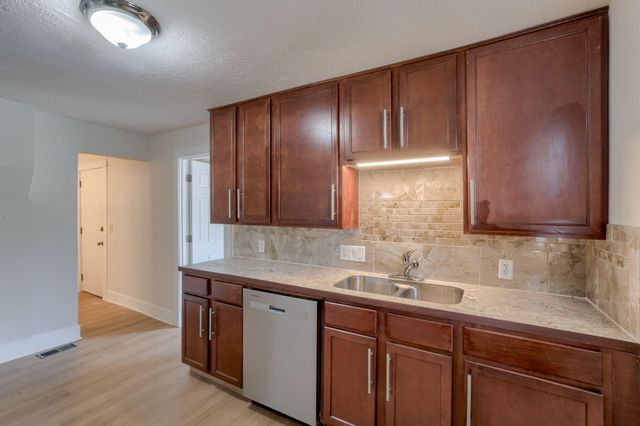 553 MILL Street, Council Bluffs, IA 51503