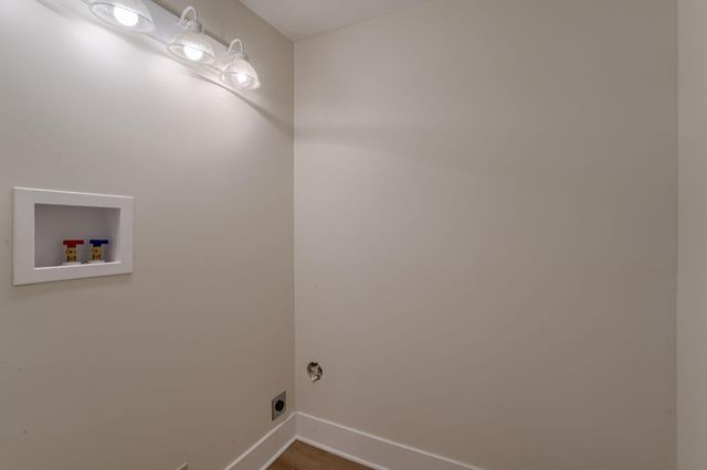 553 MILL Street, Council Bluffs, IA 51503