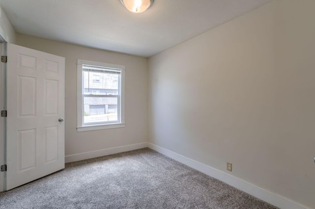 553 MILL Street, Council Bluffs, IA 51503