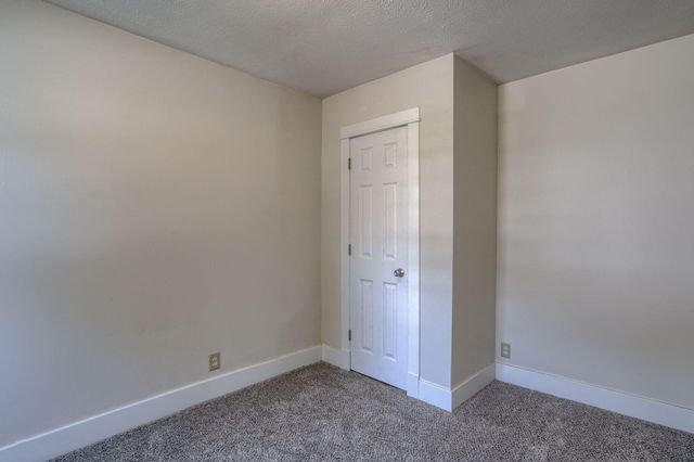 553 MILL Street, Council Bluffs, IA 51503