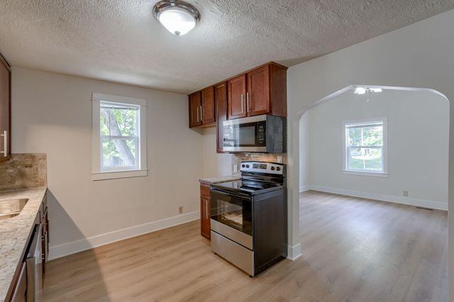 553 MILL Street, Council Bluffs, IA 51503