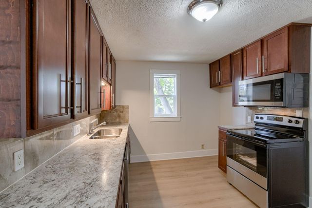 553 MILL Street, Council Bluffs, IA 51503