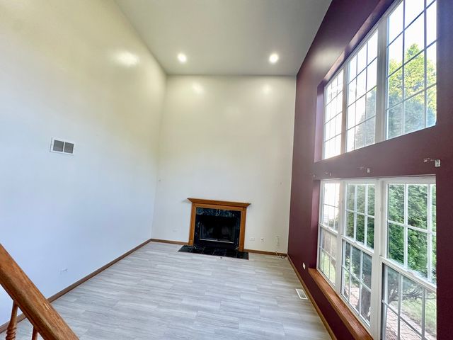 4520 W Lawn Avenue, Waukegan, IL 60055