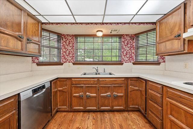 6915 E 78th Place, Tulsa, OK 74133