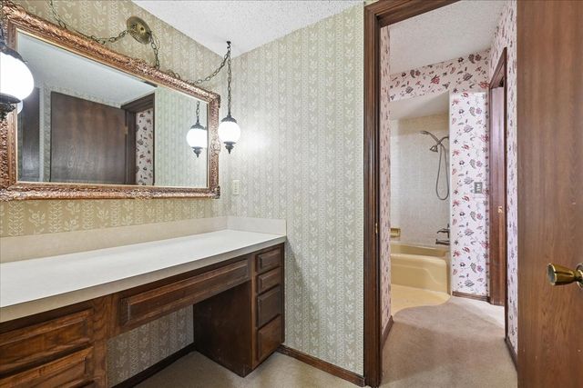 6915 E 78th Place, Tulsa, OK 74133