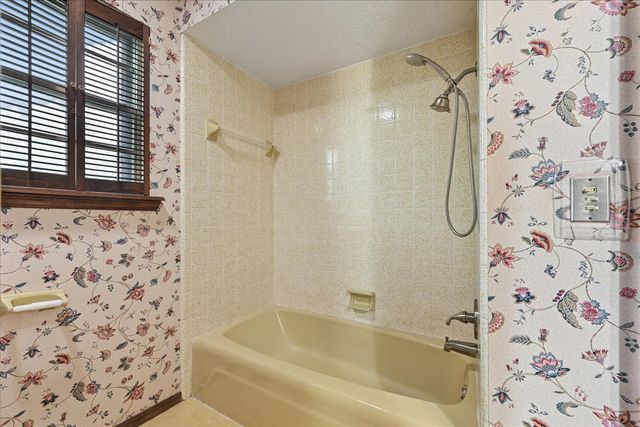 6915 E 78th Place, Tulsa, OK 74133