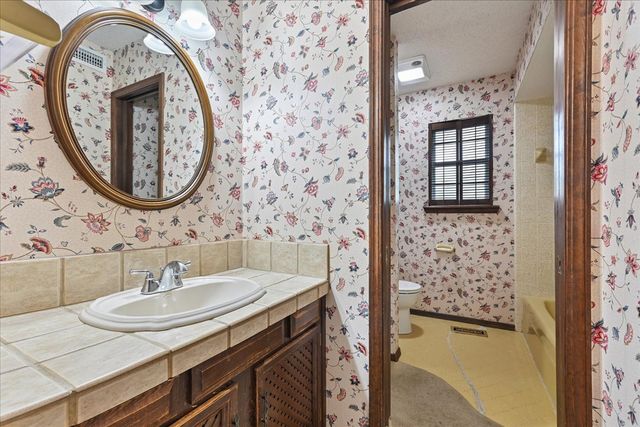 6915 E 78th Place, Tulsa, OK 74133