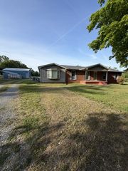 1130 Parkers Chapel Rd, Portland, TN 37148