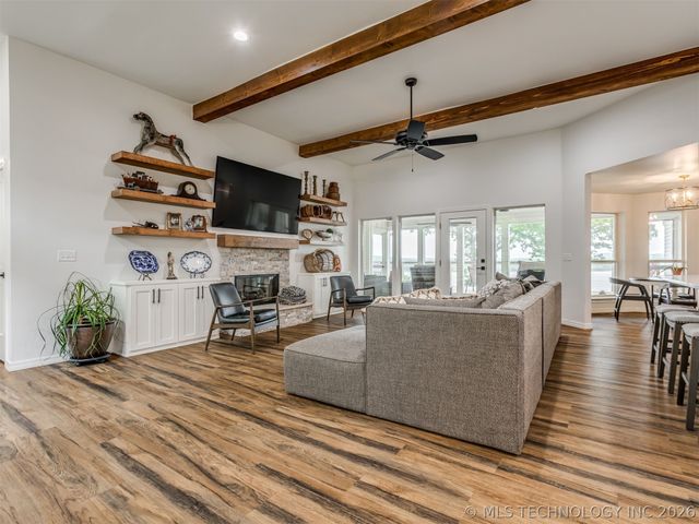 73018 Whispering Oaks Drive, Wagoner, OK 74467