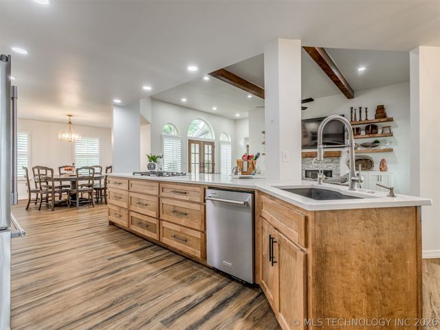 73018 Whispering Oaks Drive, Wagoner, OK 74467