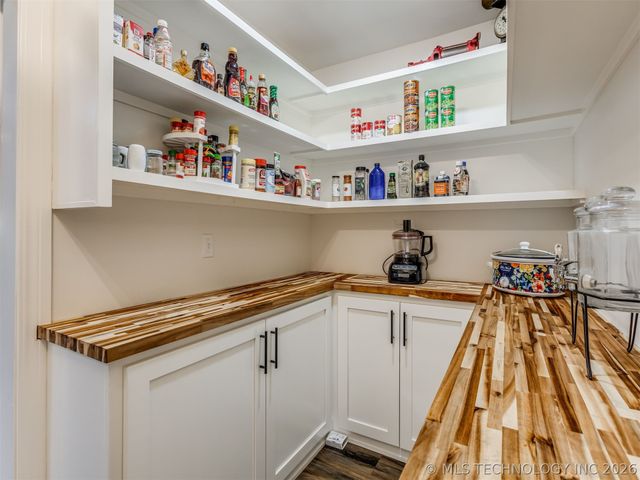 73018 Whispering Oaks Drive, Wagoner, OK 74467