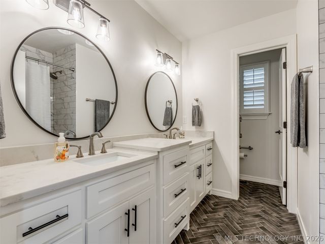 73018 Whispering Oaks Drive, Wagoner, OK 74467