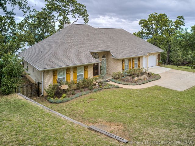 73018 Whispering Oaks Drive, Wagoner, OK 74467