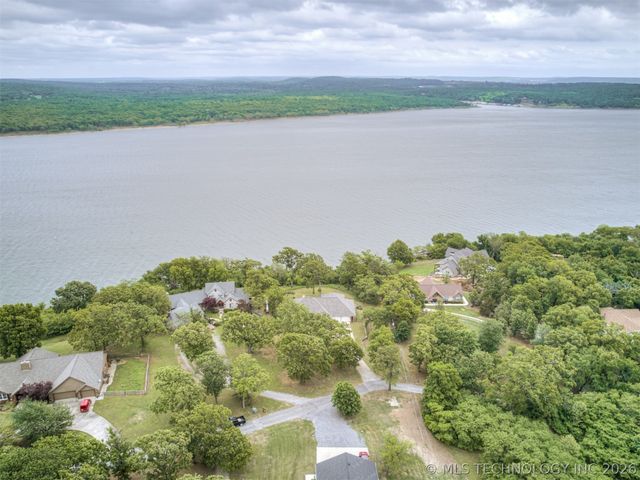 73018 Whispering Oaks Drive, Wagoner, OK 74467