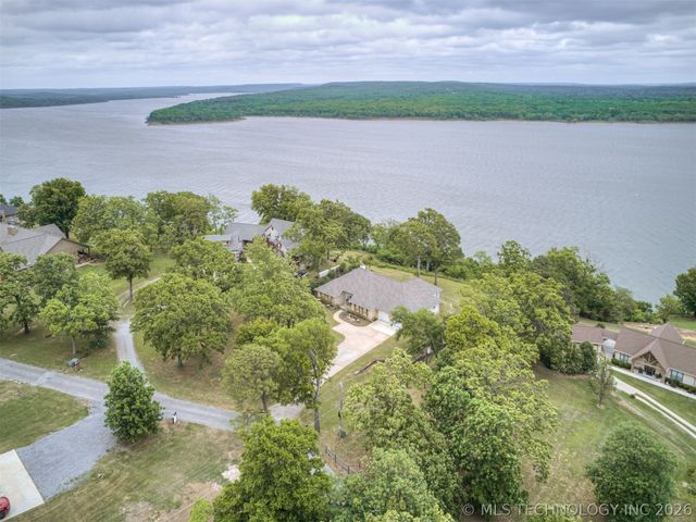 73018 Whispering Oaks Drive, Wagoner, OK 74467