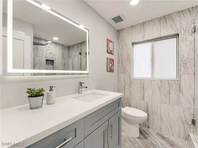 5302 Cortez CT, Cape Coral, FL 33904