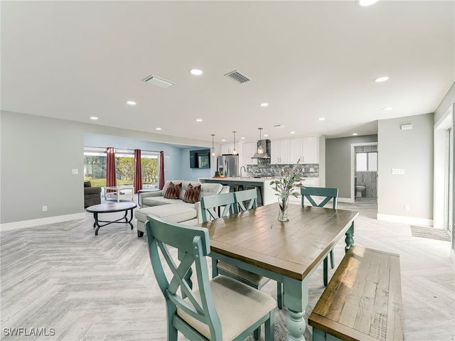 5302 Cortez CT, Cape Coral, FL 33904