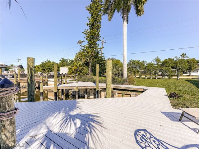 5302 Cortez CT, Cape Coral, FL 33904