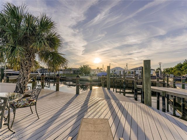 5302 Cortez CT, Cape Coral, FL 33904