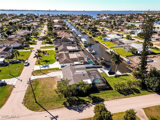 5302 Cortez CT, Cape Coral, FL 33904