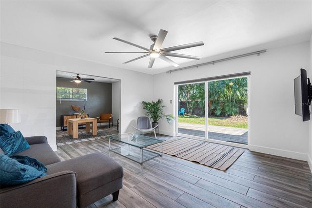 439 CAPRI WAY NE, St Petersburg, FL 33704